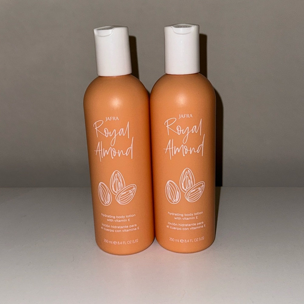 TWO Jafra Royal Almond Hydrating Body Lotion With Vitamin E 8.4 OZ‎ Brand New
